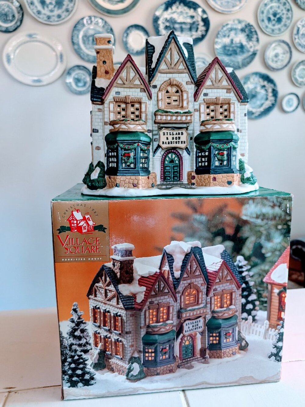VTG 1997 Mervyn’s Village Square Lighted Hillard & Son Barrister Box Christmas